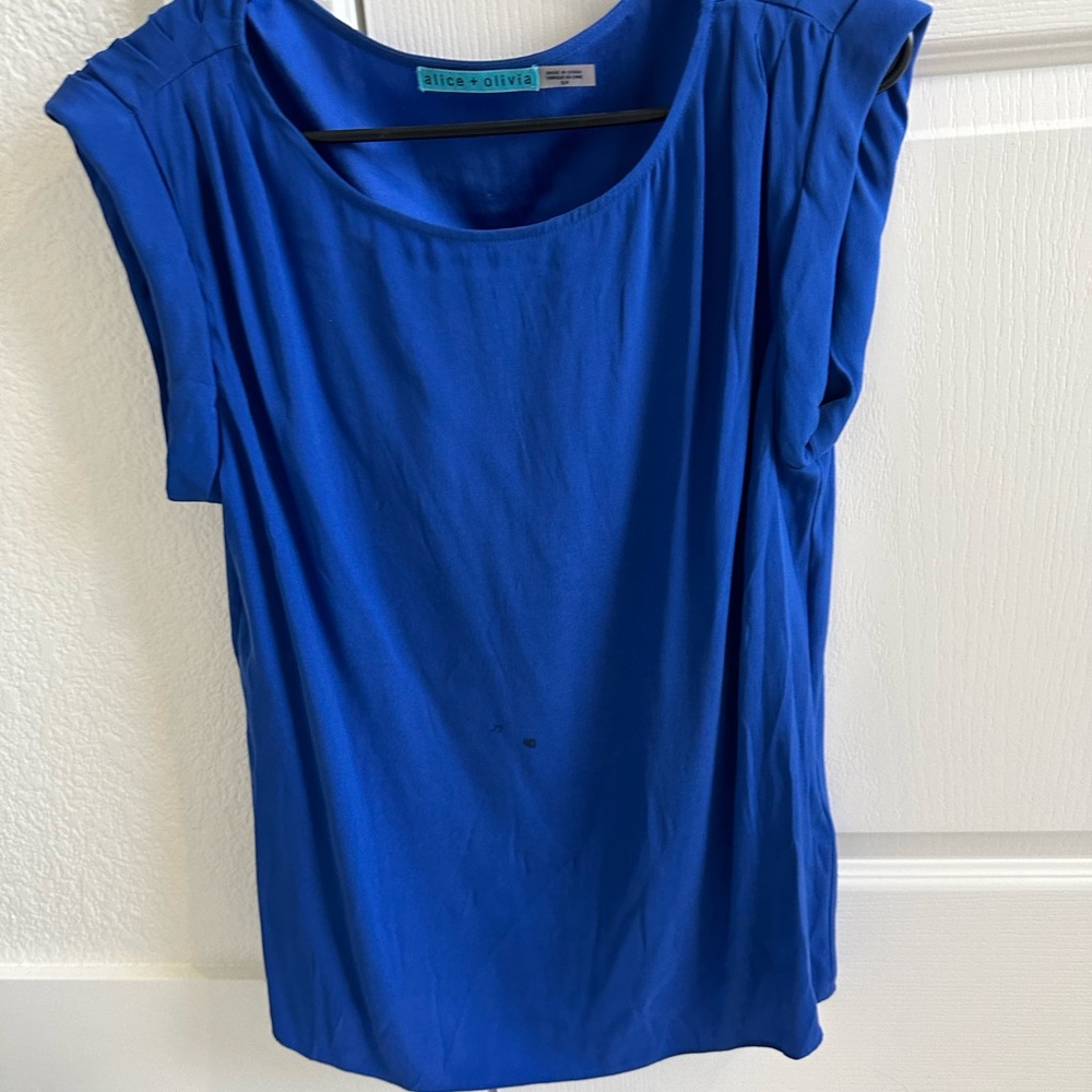 Alice + Olivia Blue Blouse with Short Sleeves